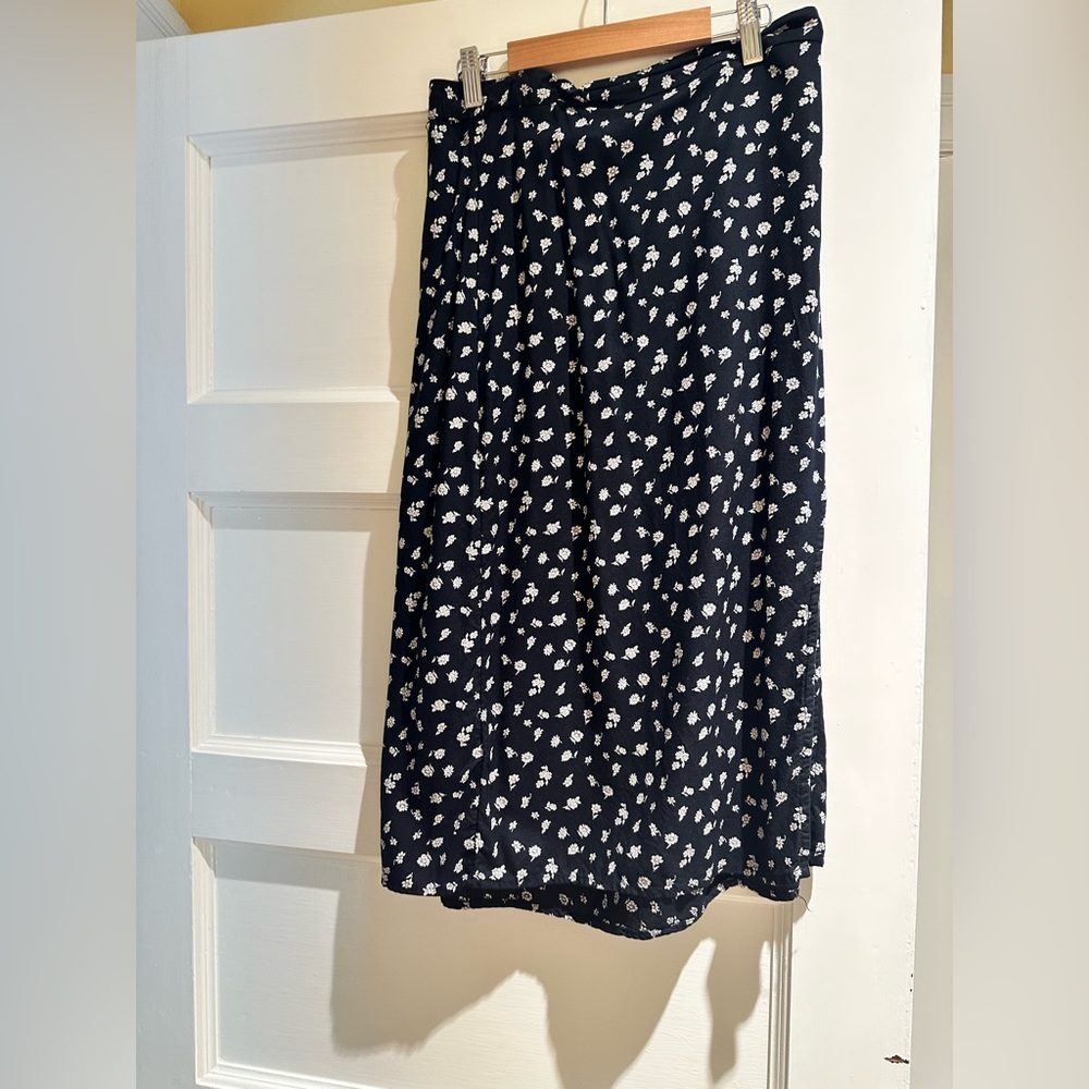 Hollister Ultra High Rise Long Flowered Skirt (with slit)